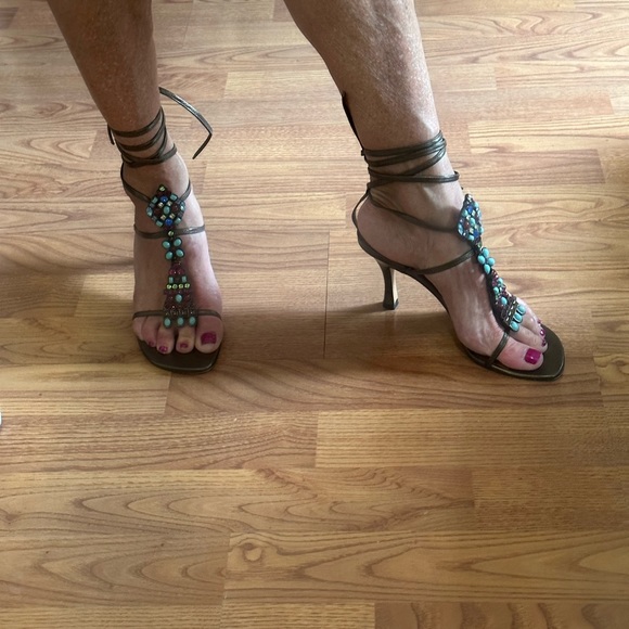 Stuart Weitzman metallic wrap sandals with stones - Picture 8 of 9